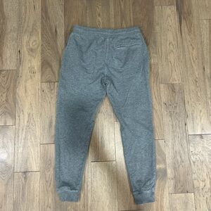 size small gymshark joggers in grey